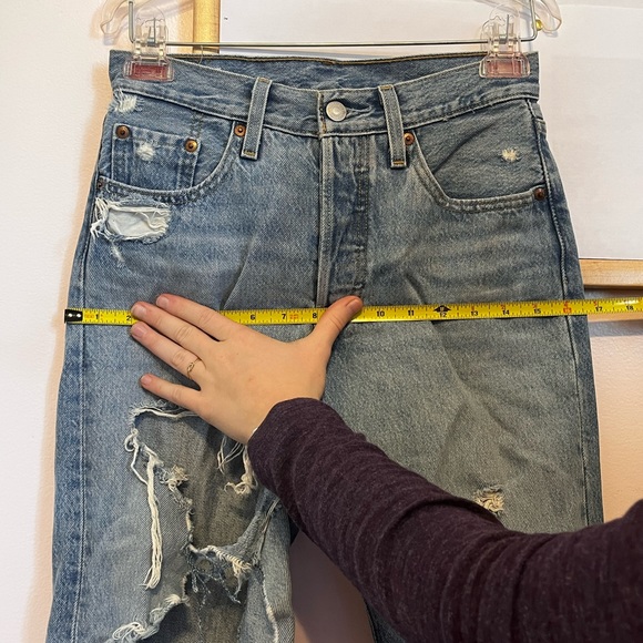 Levi 501 Distressed Women's Jeans. - Picture 12 of 14